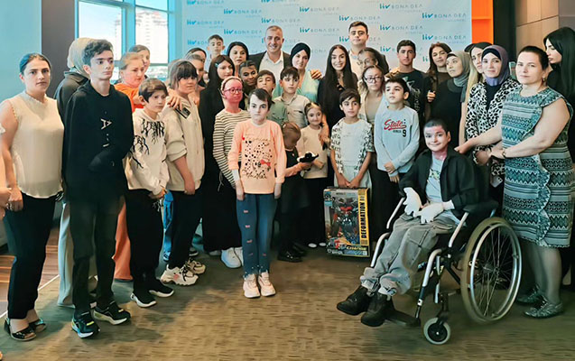 Leyla Əliyeva uşaqlarla bir arada - FOTO