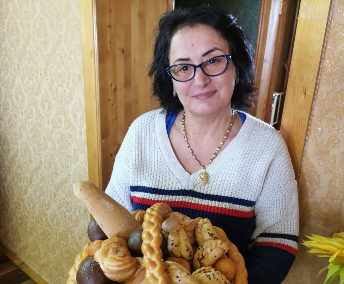 Jurnalist “çörək problemi”nə görə deputatlara müraciət etdi