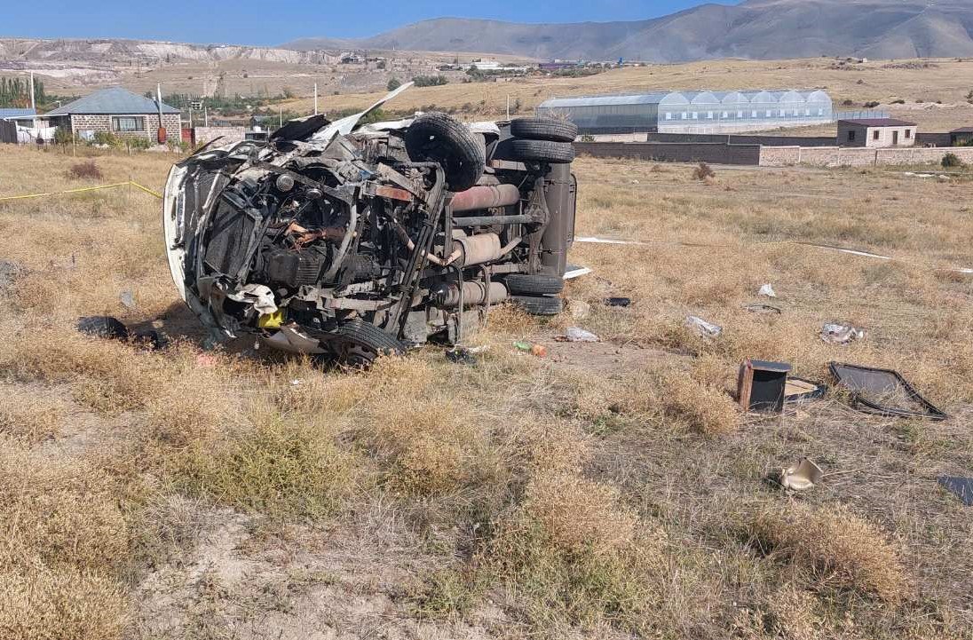 Ermənistanda yol qəzası: 1 ölü, 8 yaralı
