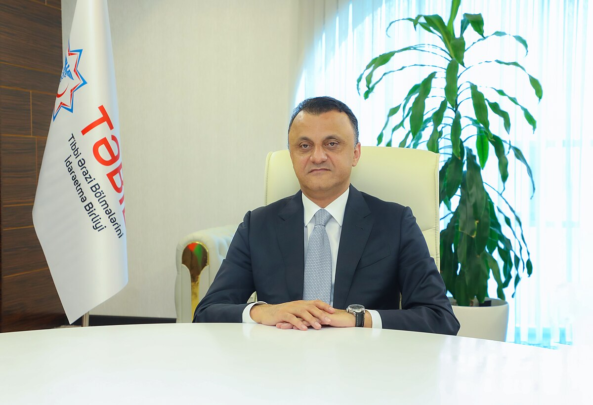 Vüqar Qurbanov direktoru işdən çıxardı