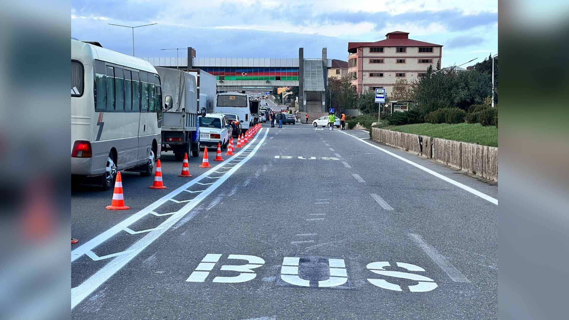 Avtobus zolaqları 3 xətli yollarda salınmalıdır - Ekspert