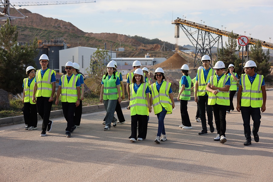 “AzerGold” tərəfindən RİİB könüllüləri üçün Daşkəsənə tanışlıq səfəri təşkil olunub