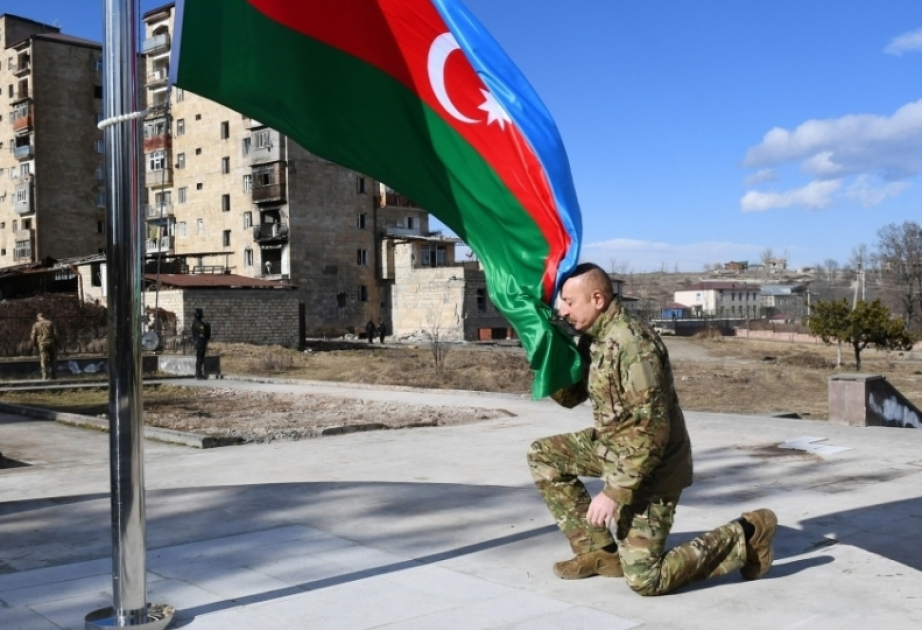 İyirmi bir illik tərəqqi və zəfər yolu 