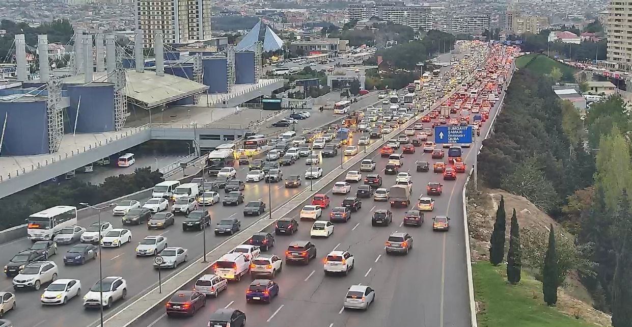 22 əsas yolda tıxac var - SİYAHI