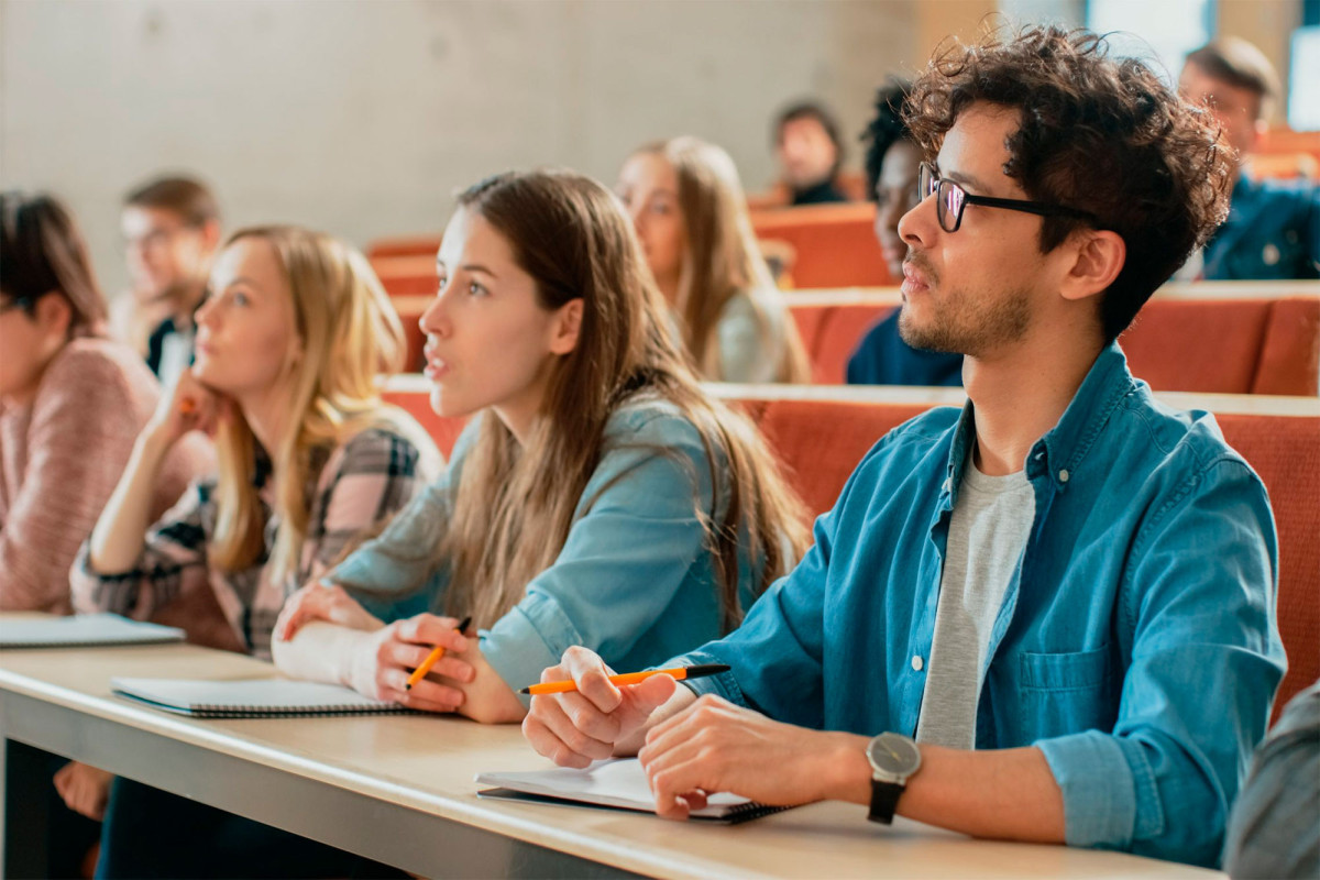 Daha bir universitetdə tələbələrin təqaüdləri gecikir - Rəsmi AÇIQLAMA