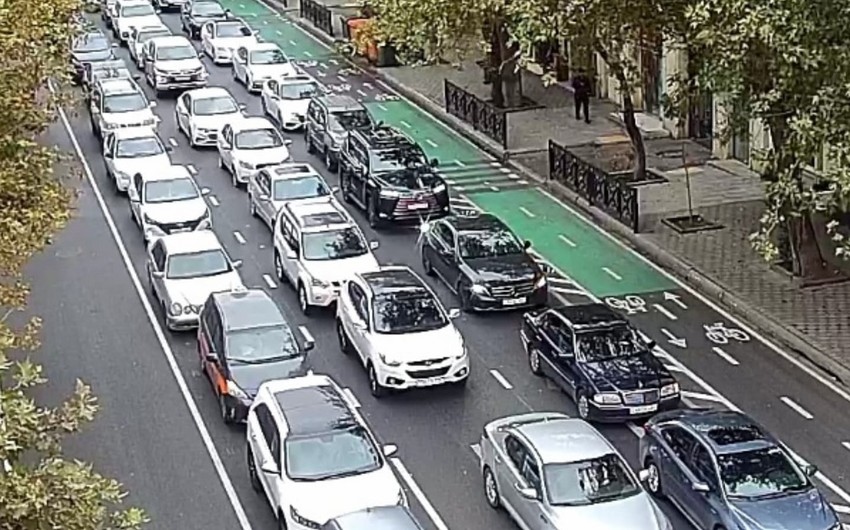 Bakıda tıxac var - SİYAHI