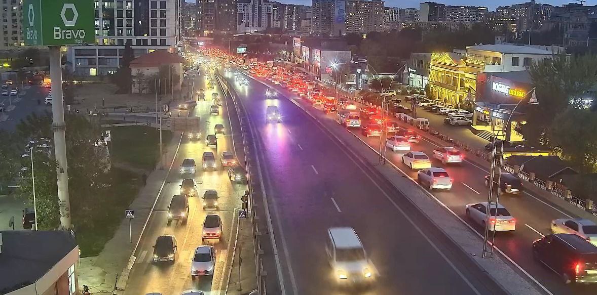 Bakı iş həftəsini tıxacla yola salır
