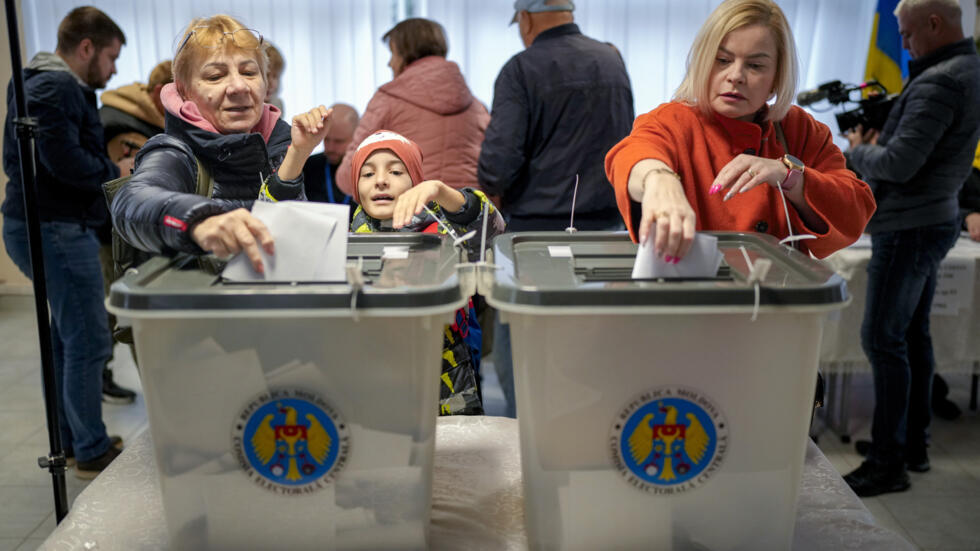 Moldova xalqı Avropa İttifaqına "HƏ" dedi 