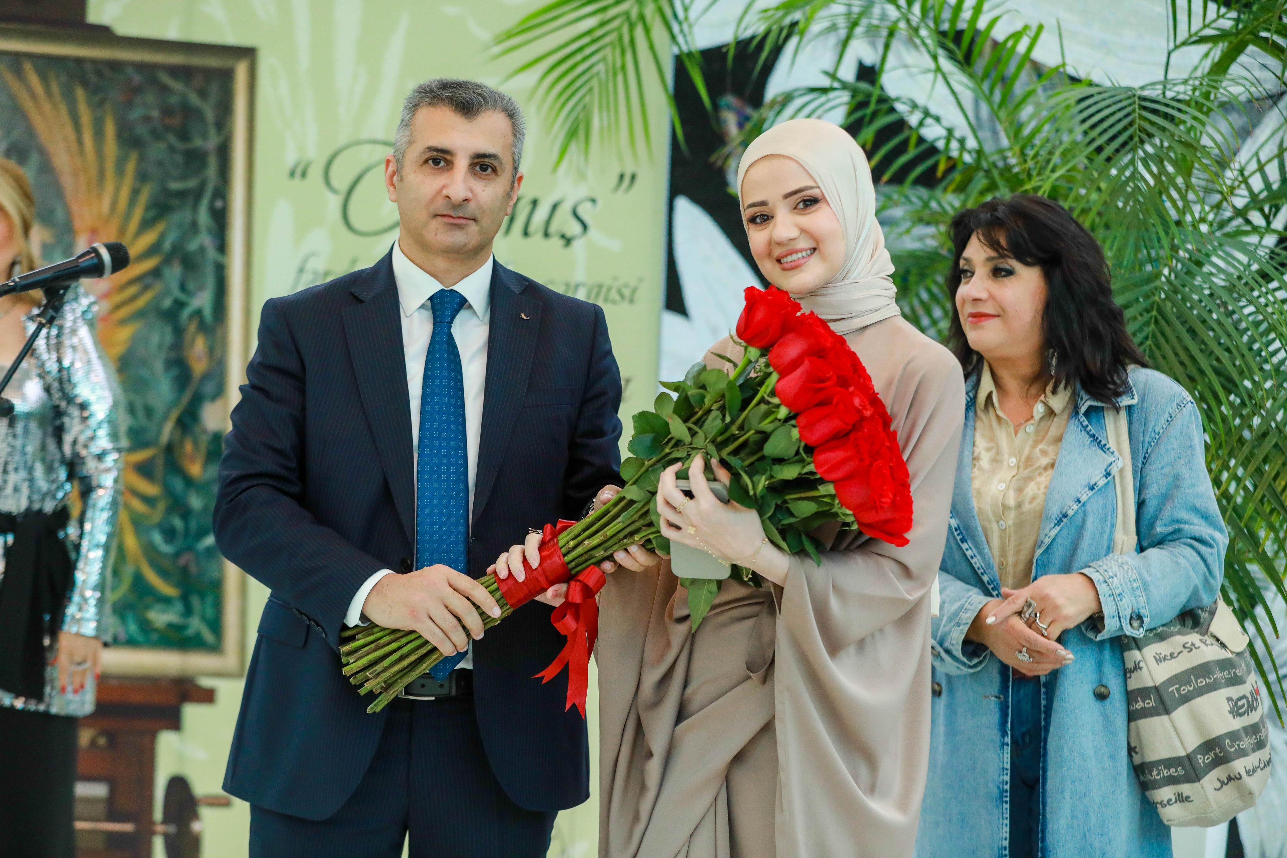 BMU müəlliminin fərdi yaradıcılıq sərgisi keçirilib - FOTO