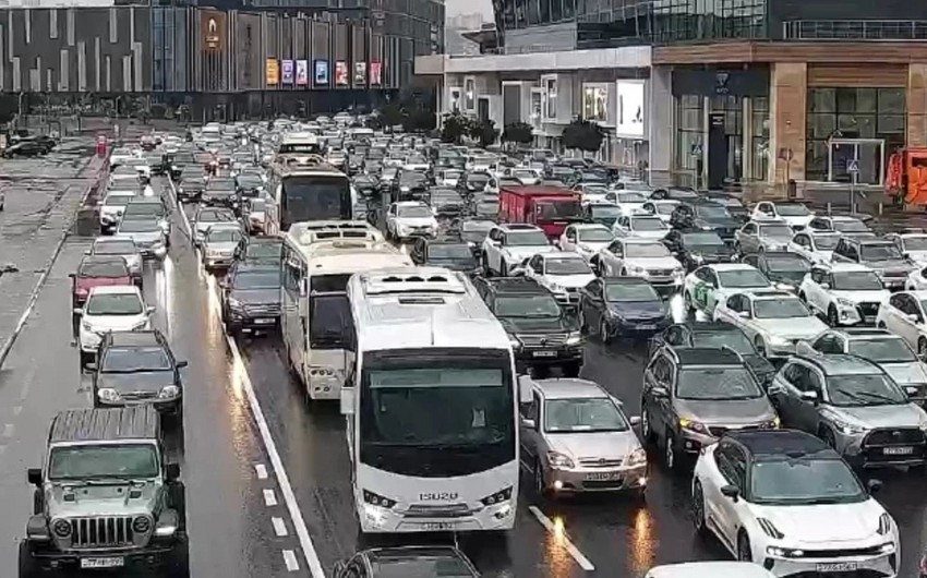 Hazırda tıxac olan yolların SİYAHISI