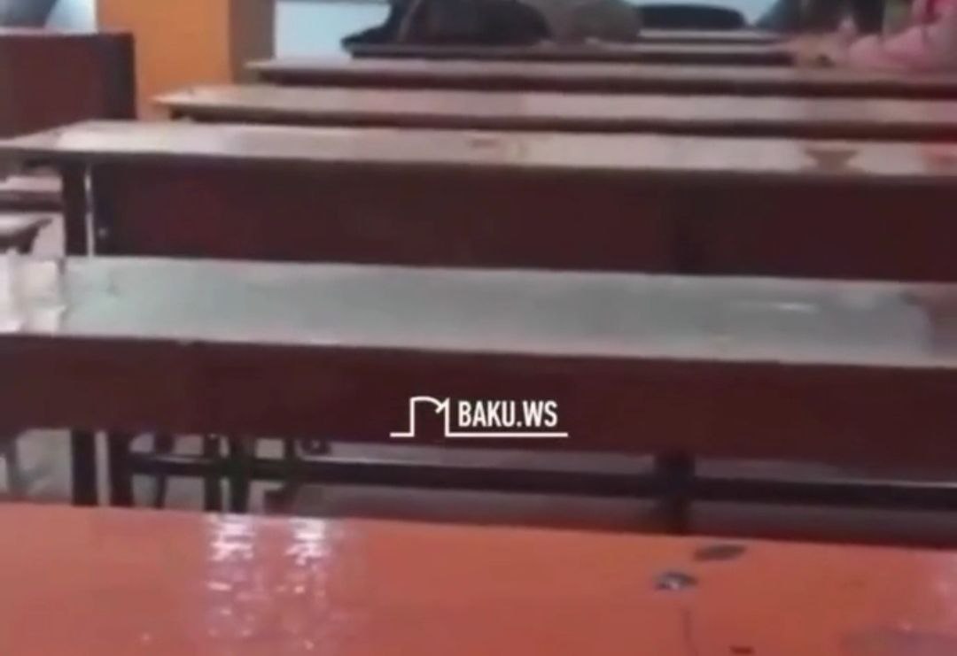 Yağış tavandan partaların üstünə axdı - Universitetdən AÇIQLAMA