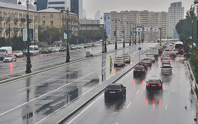Heydər Əliyev prospektinin əsas yolu bağlandı - FOTOLAR