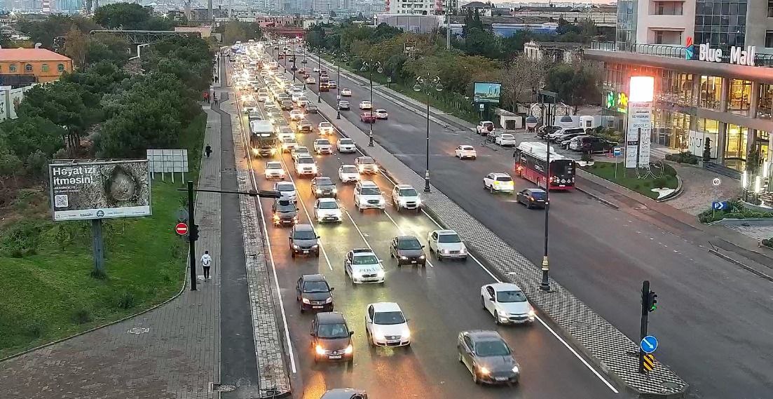 13 yolda tıxac var - SİYAHI