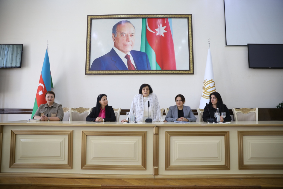 Təhsil Tələbə Krediti Fondunun nümayəndələri Gəncədə tələbələrlə görüşüblər