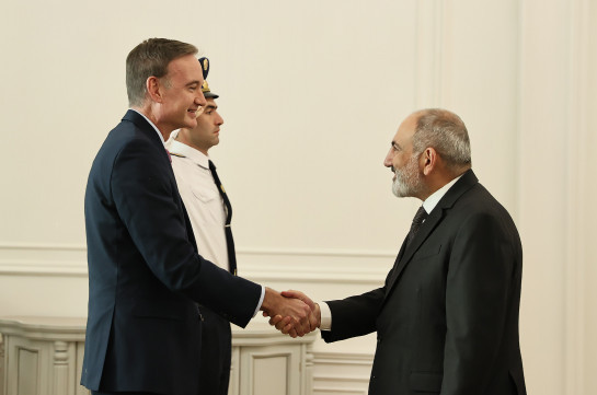 Paşinyan Baydenin xüsusi köməkçisi ilə nələrdən danışdı...