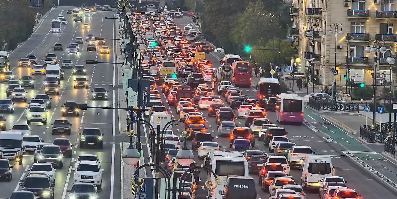 22 əsas yolda tıxac var - SİYAHI