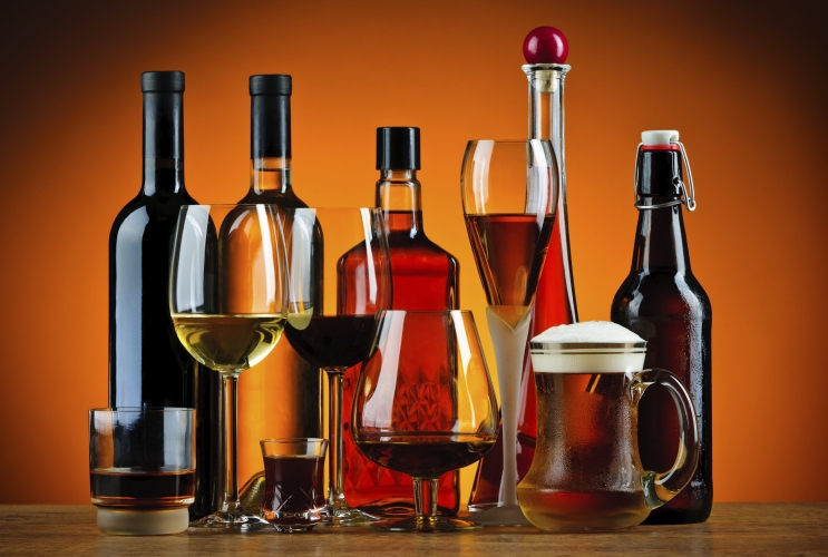 Alkoqollu içkilərlə bağlı qanun qəbul edildi