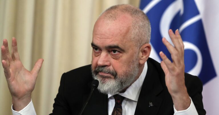 Albaniyanın Baş naziri Bakıya GƏLİR