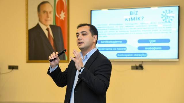 BMU-da IT ixtisaslarında təhsil alan tələblər üçün infosessiya təşkil olunub - FOTOLAR