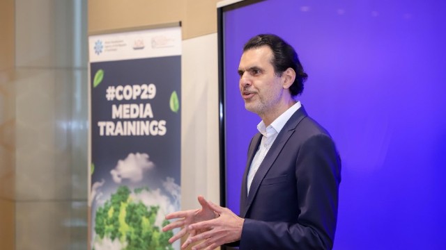 MEDİA COP29-da iştirak edəcək ingilisdilli jurnalistlərə təlimlər keçirir - FOTOLAR