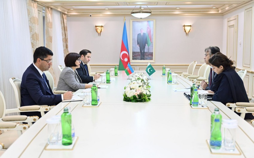 Spiker Pakistan səfiri ilə görüşdü