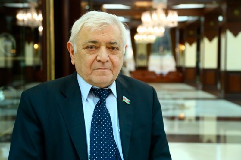 "Tibb Universiteti tələbələrini işləməyə göndərməlidir"