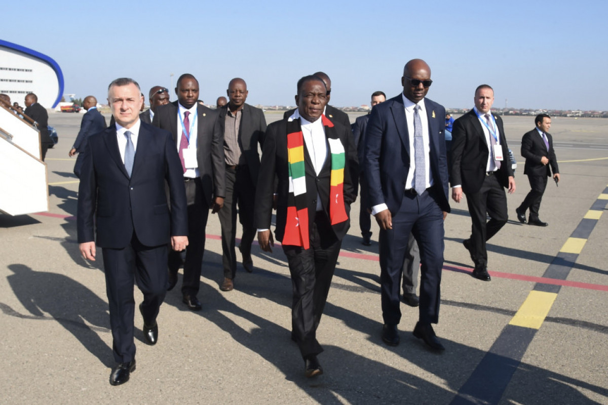 Zimbabve Prezidenti Azərbaycana gəldi
