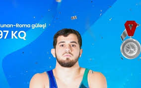 Güləşçimiz Çində kəmər qazanıb