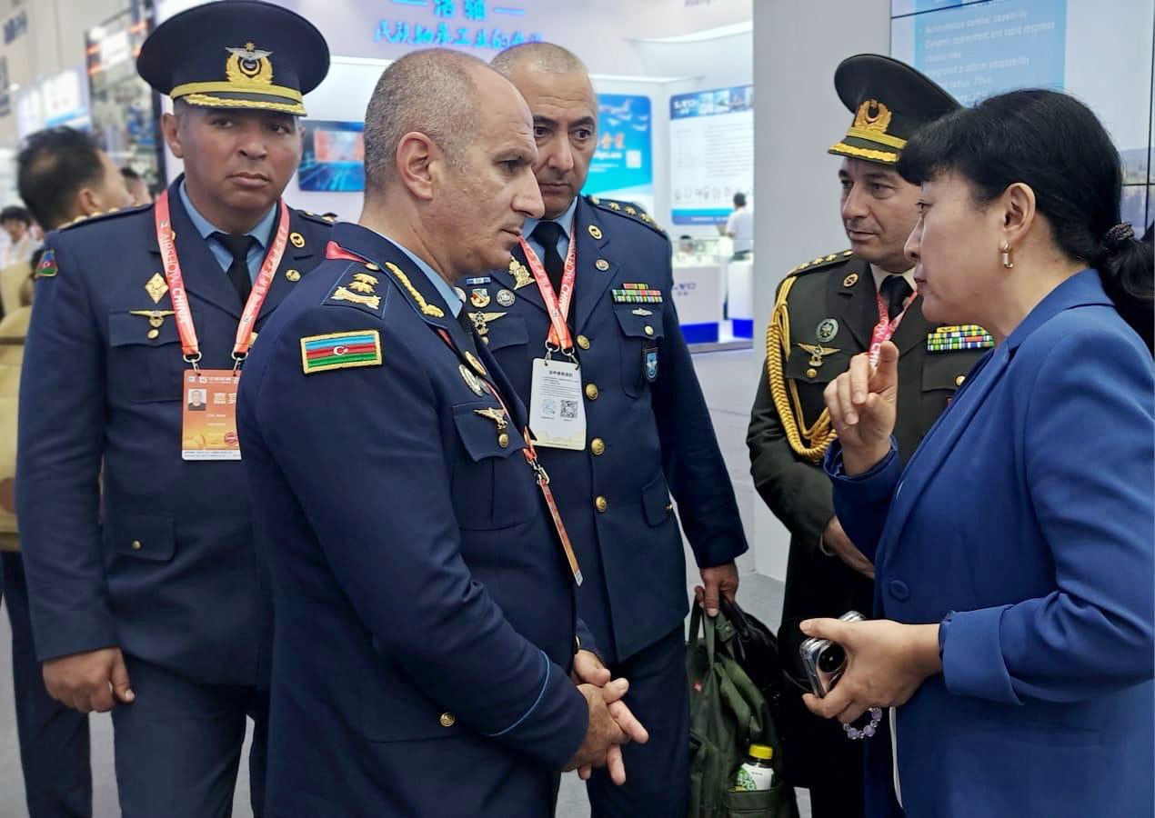 Azərbaycan generalı Çinə getdi - FOTO