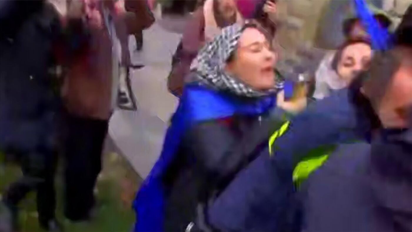 Tbilisidə polislə etirazçılar arasında toqquşma - VİDEO