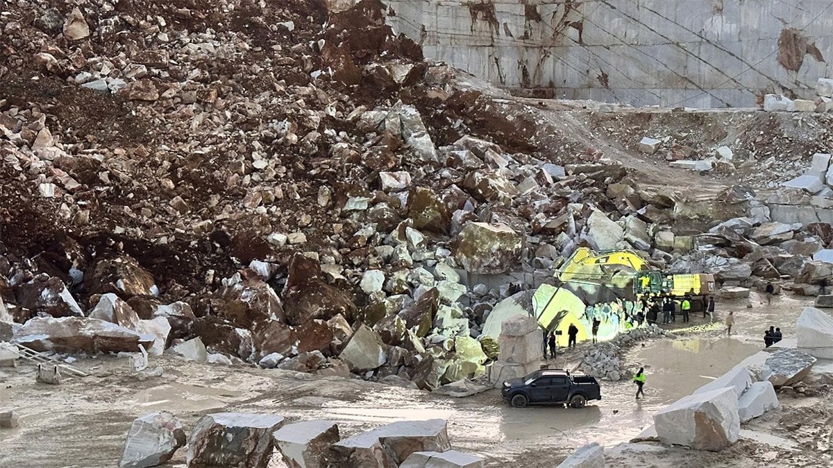 Torpaq sürüşməsi can aldı - Anbaan GÖRÜNTÜLƏR