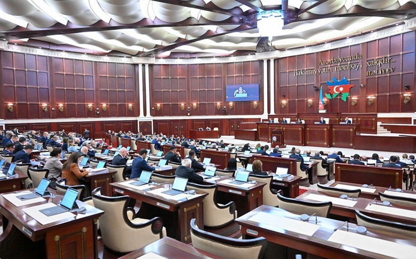 Deputatlar gələn ilin büdcəsinə "HƏ" DEDİLƏR