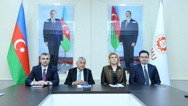 BMU-nun rektoru əcnəbi tələbələrlə görüşüb - FOTOLAR