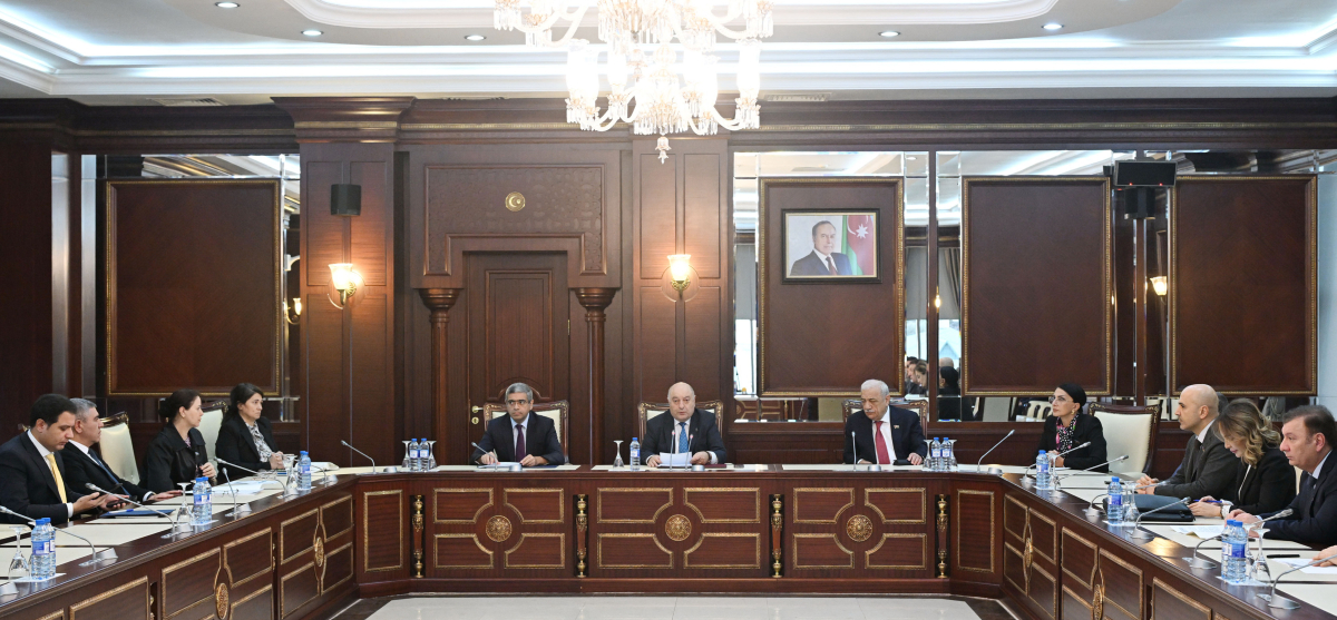 Beş məsələ parlamentin plenar iclasına tövsiyə edildi