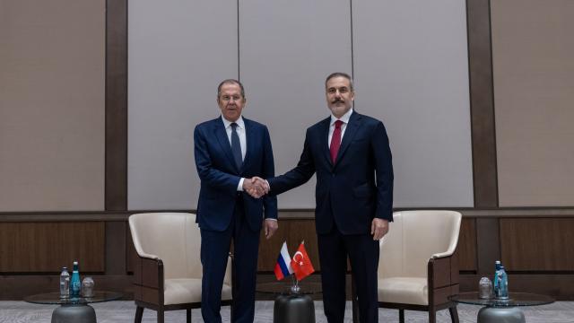 Fidan Lavrovla Suriyanı müzakirə etdi 