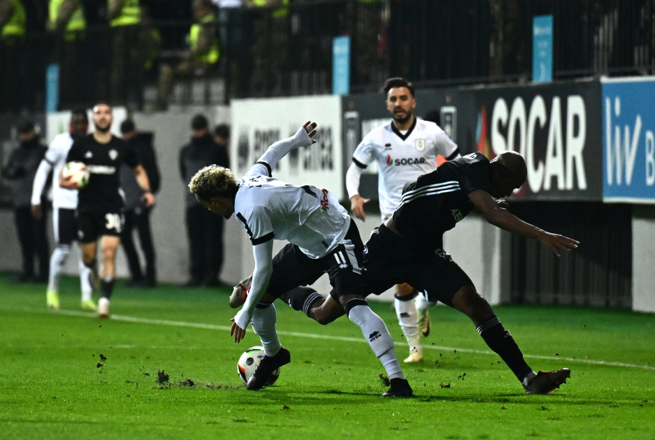 "Heç bir oyunçunu arxa plana atmırıq"