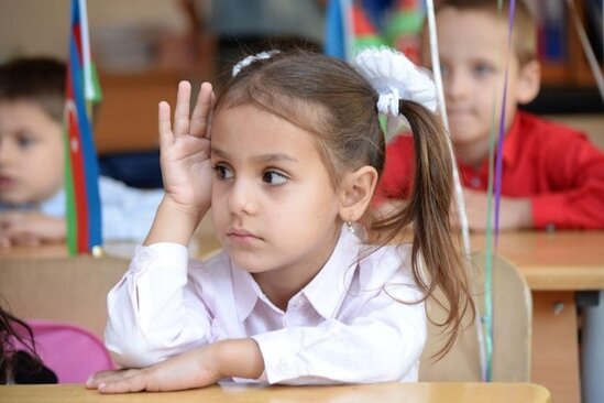 Bəlkə qış aylarında dərsləri 1 saat gec başlayaq... - Maraqlı TƏKLİF