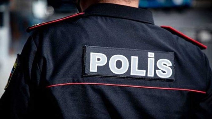 Silahı ilə ehtiyatsız davranan polis VƏFAT ETDİ
