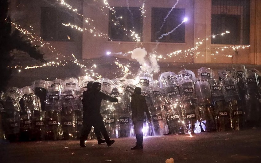 Gürcüstanda etirazlar yenidən başladı - Tbilisidən son GÖRÜNTÜLƏR