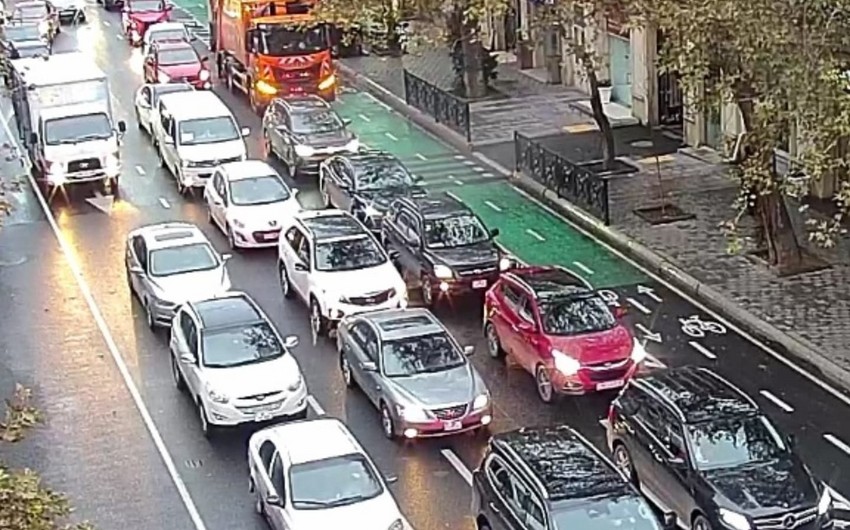 Bakıda tıxac olan yollar - Siyahı