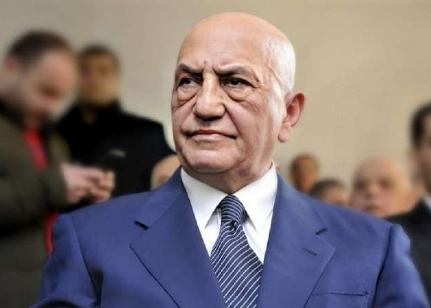 Dövlət Əli İnsanovun partiyasına pul verib? 