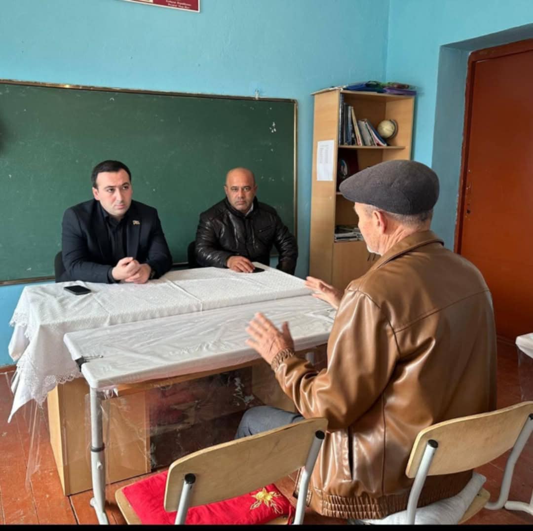 Deputat Mahir Suleymanlı qəbul keçirib - FOTOLAR