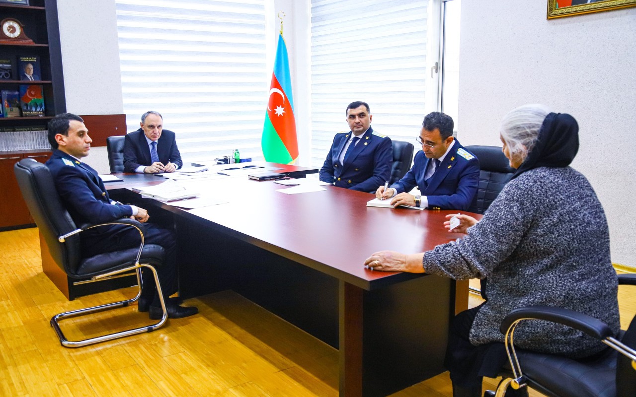 Baş prokuror Sumqayıtda vətəndaşları qəbul etdi - FOTOLAR