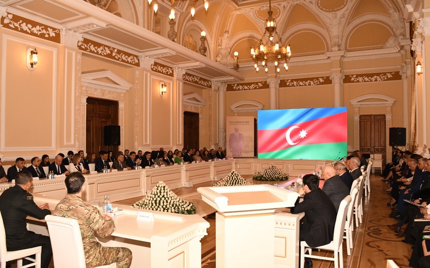 Vətən müharibəsinə dair kitab çap olundu - FOTO