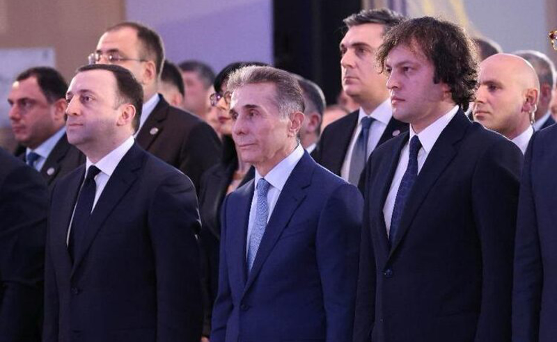 Gürcüstan parlamenti onların deputatlıq səlahiyyətlərinə xitam verir