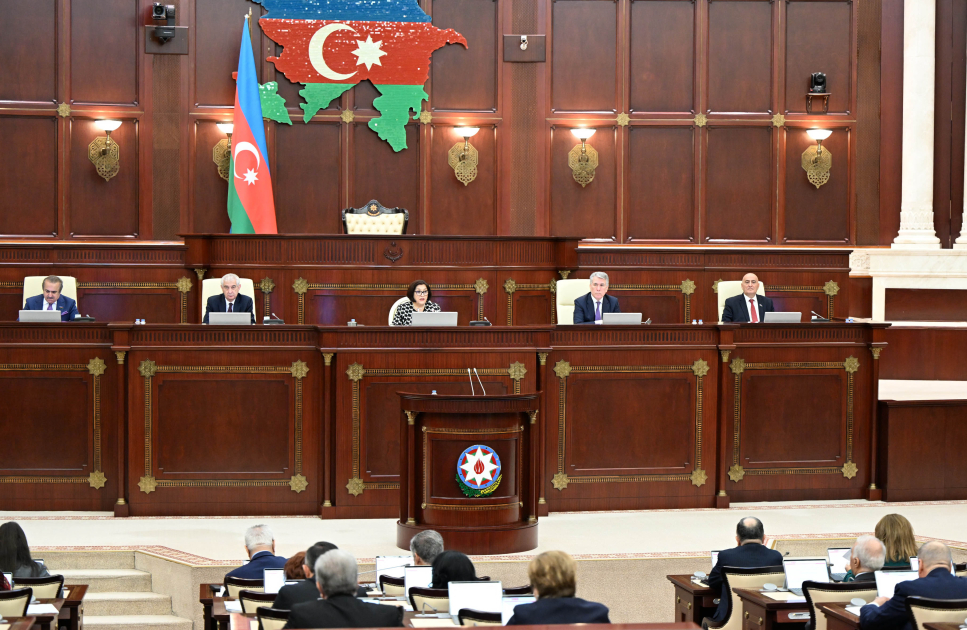 Parlamentdə nələrdən danışıldı... - İclasdan FOTOLAR