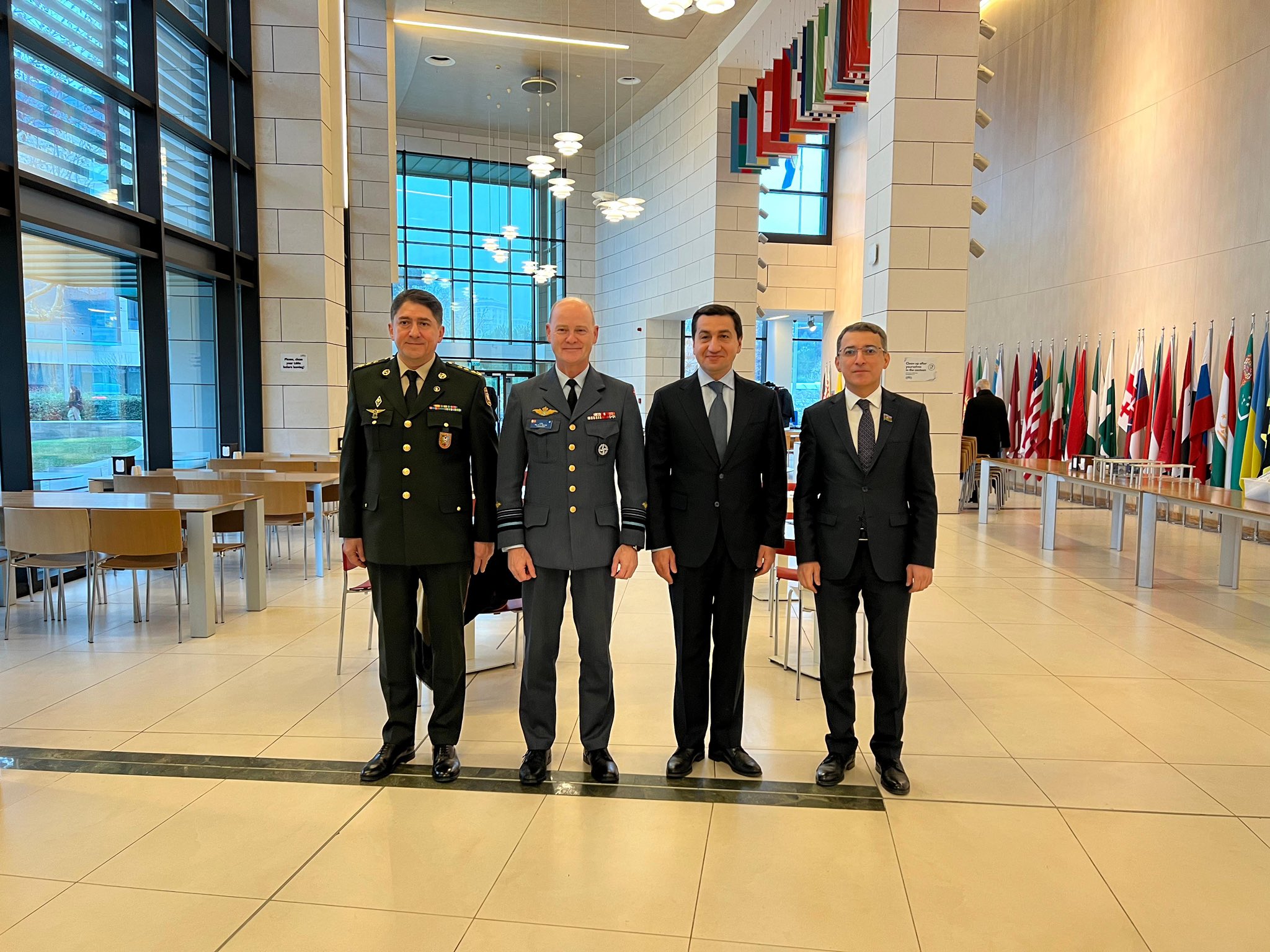 Hikmət Hacıyev NATO Müdafiə Kollecinin nümayəndələri ilə görüşüb