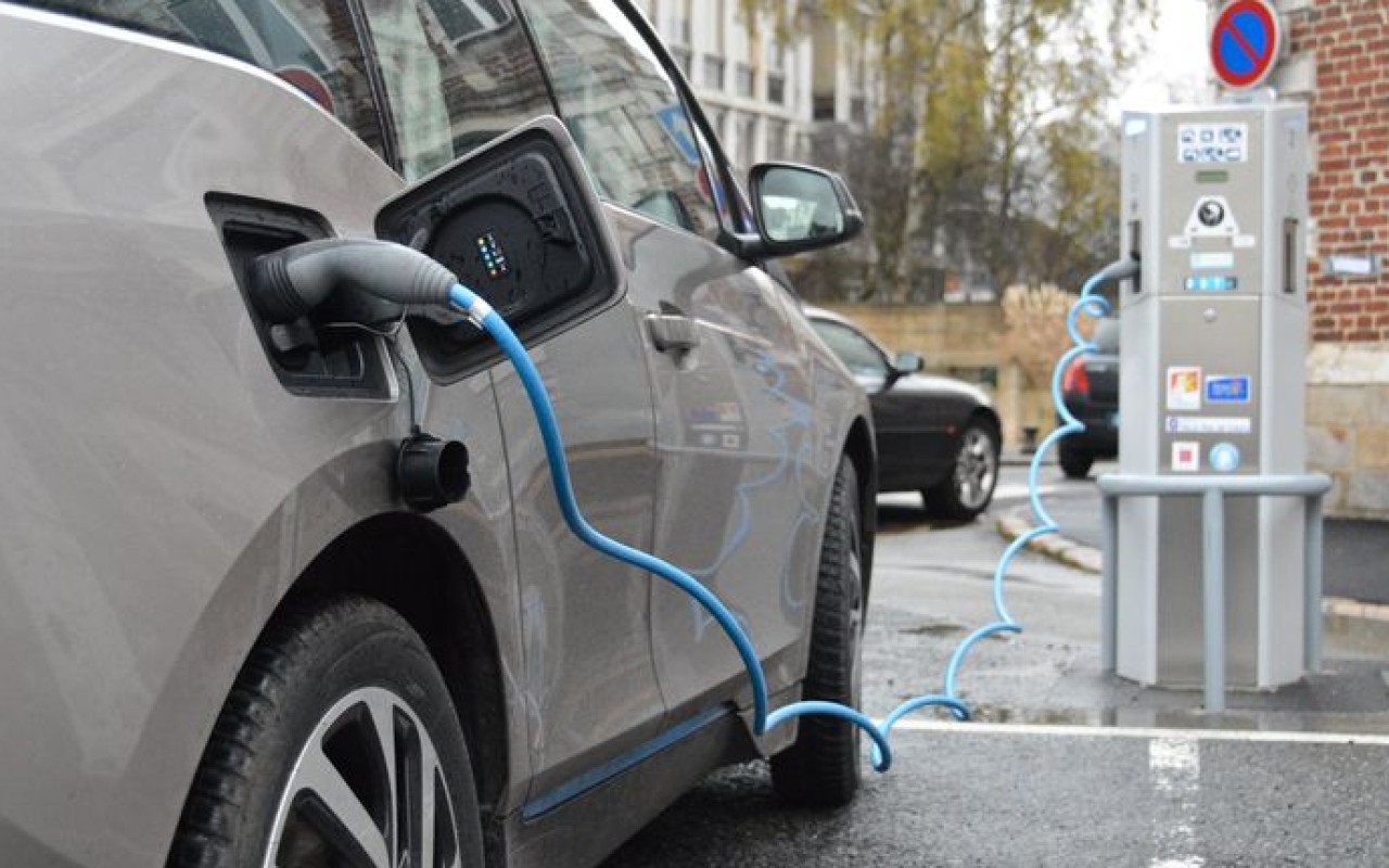 Elektromobil doldurucularının yerləşdirilməsi üçün icazə tələb olunmayacaq