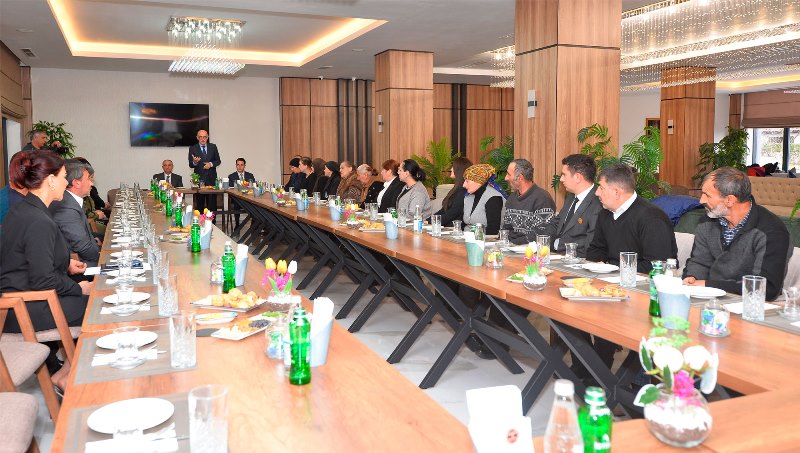 Nazir müavini şəhid ailələri və qazilərlə görüşüb