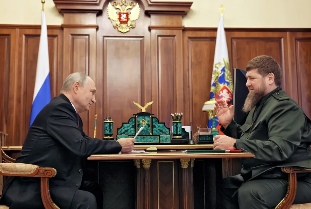 Putin Kadırova orden təqdim etdi